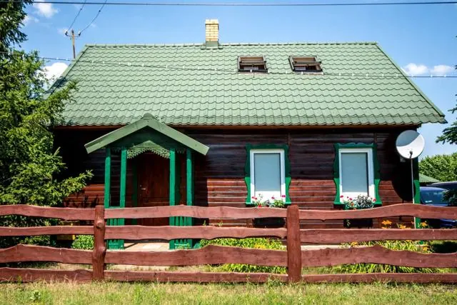 Gaja house from the front in summer – Gaja holiday home, Białowieża Forest
