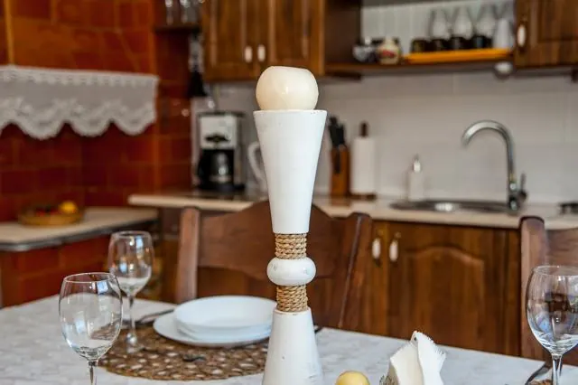 Kitchen table – Gaja holiday home, Białowieża Forest