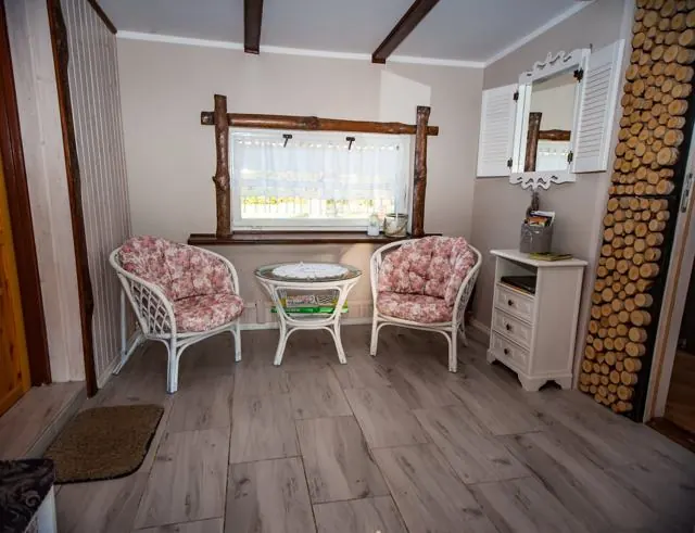 Dining by the window – Gaja holiday home, Białowieża Forest